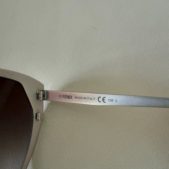 FENDI Sunglasses - Picture 6 of 6
